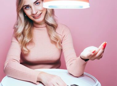Jak wybrać lampę UV LED do paznokci?